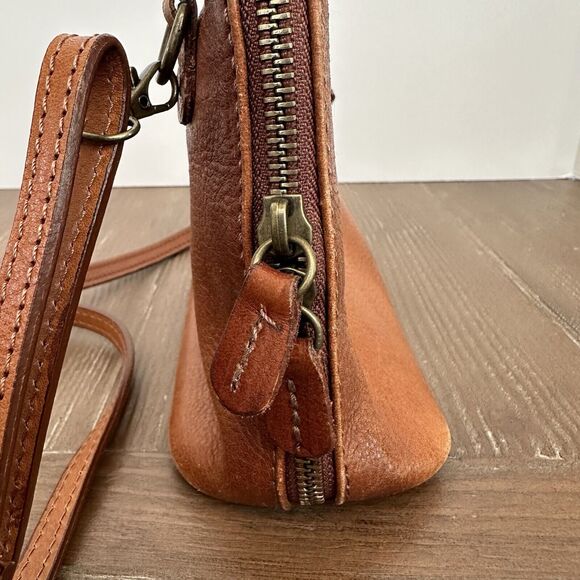 Bratesi Firenze Small Cognac Leather Crossbody Purse [Made in Italy] - Picture 4 of 10